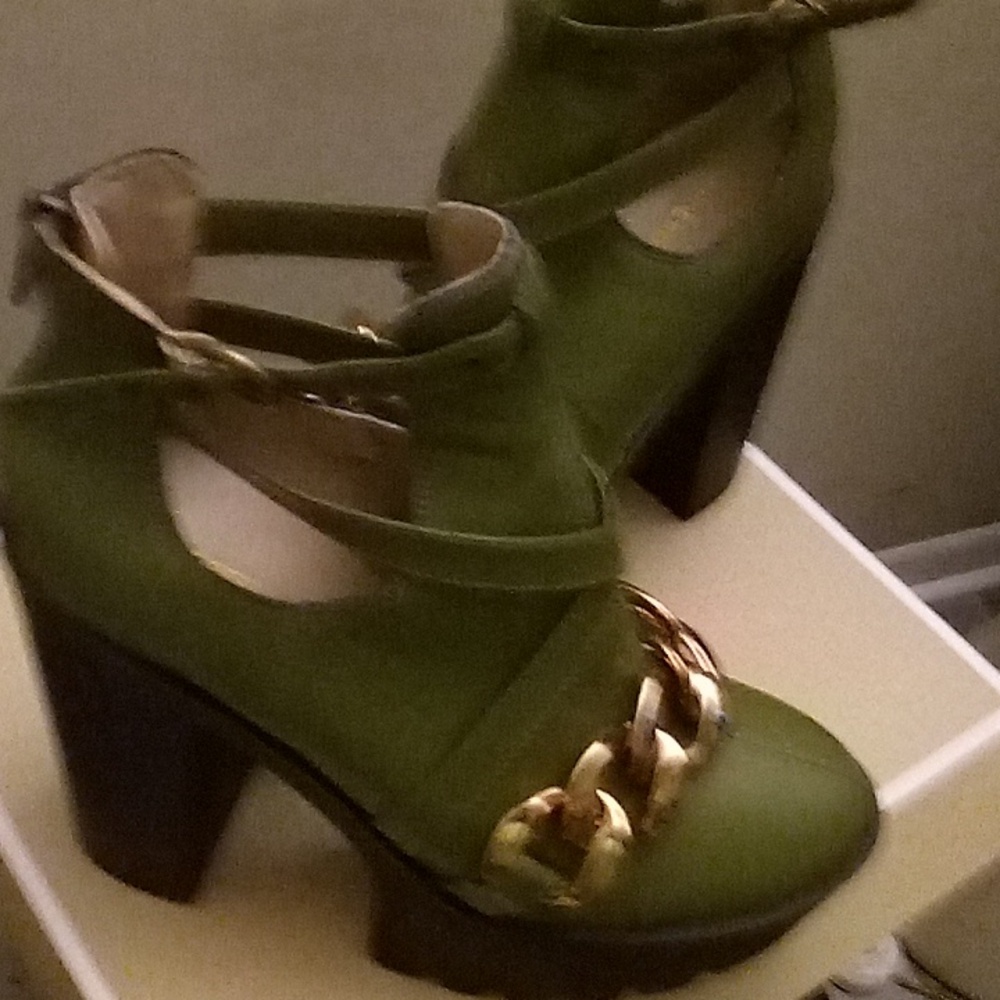 Olive color women sandals brand new